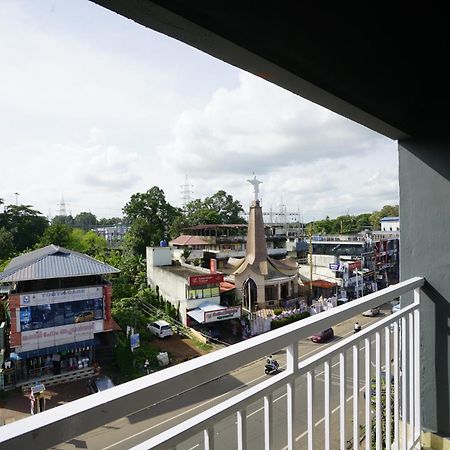 Отель Quilon Residency Kundara Perumanseri Экстерьер фото