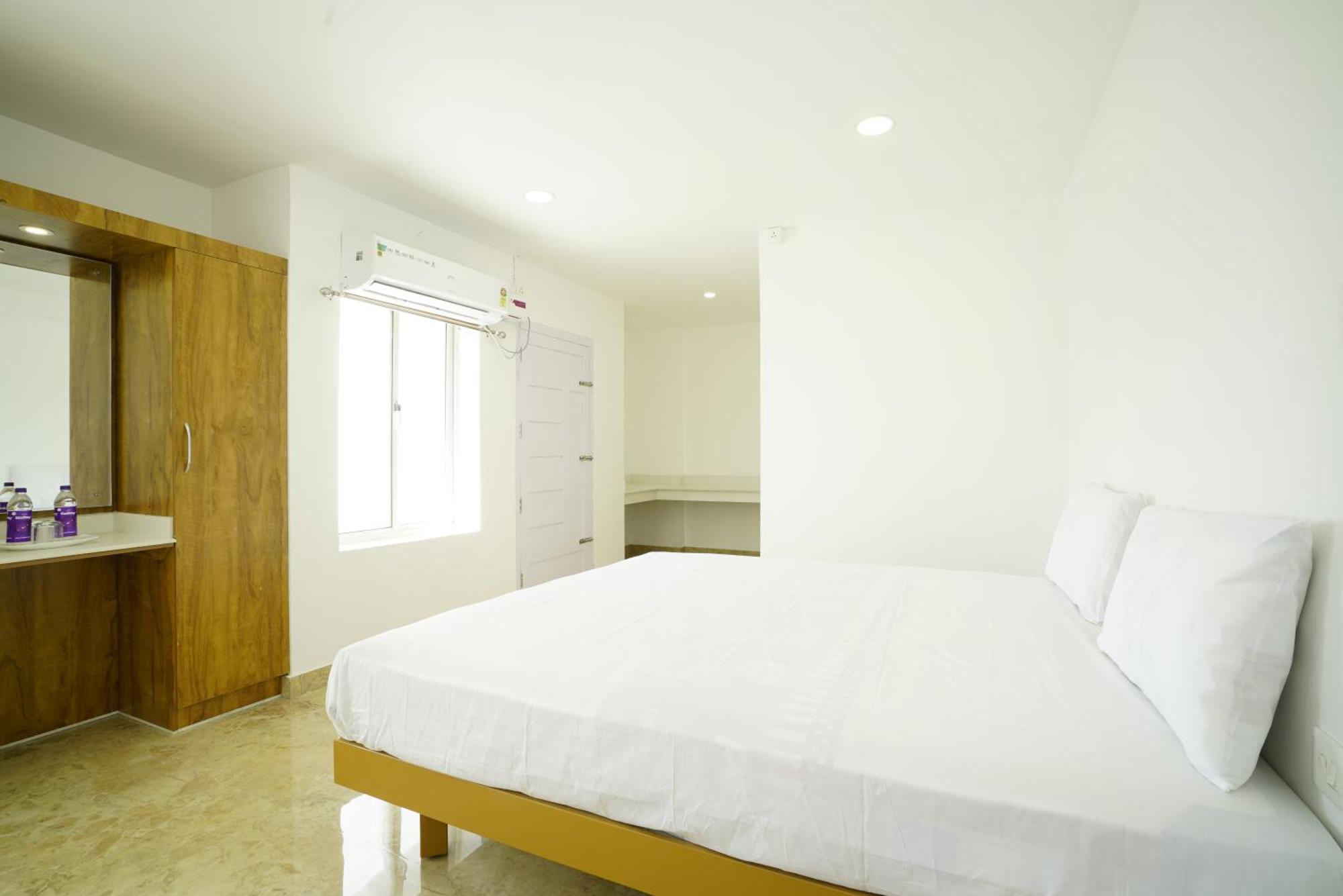 Отель Quilon Residency Kundara Perumanseri Экстерьер фото