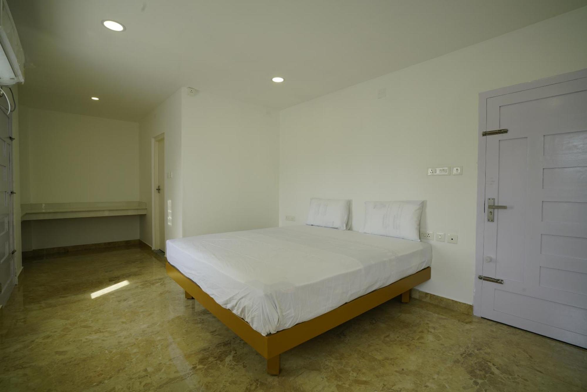 Отель Quilon Residency Kundara Perumanseri Экстерьер фото