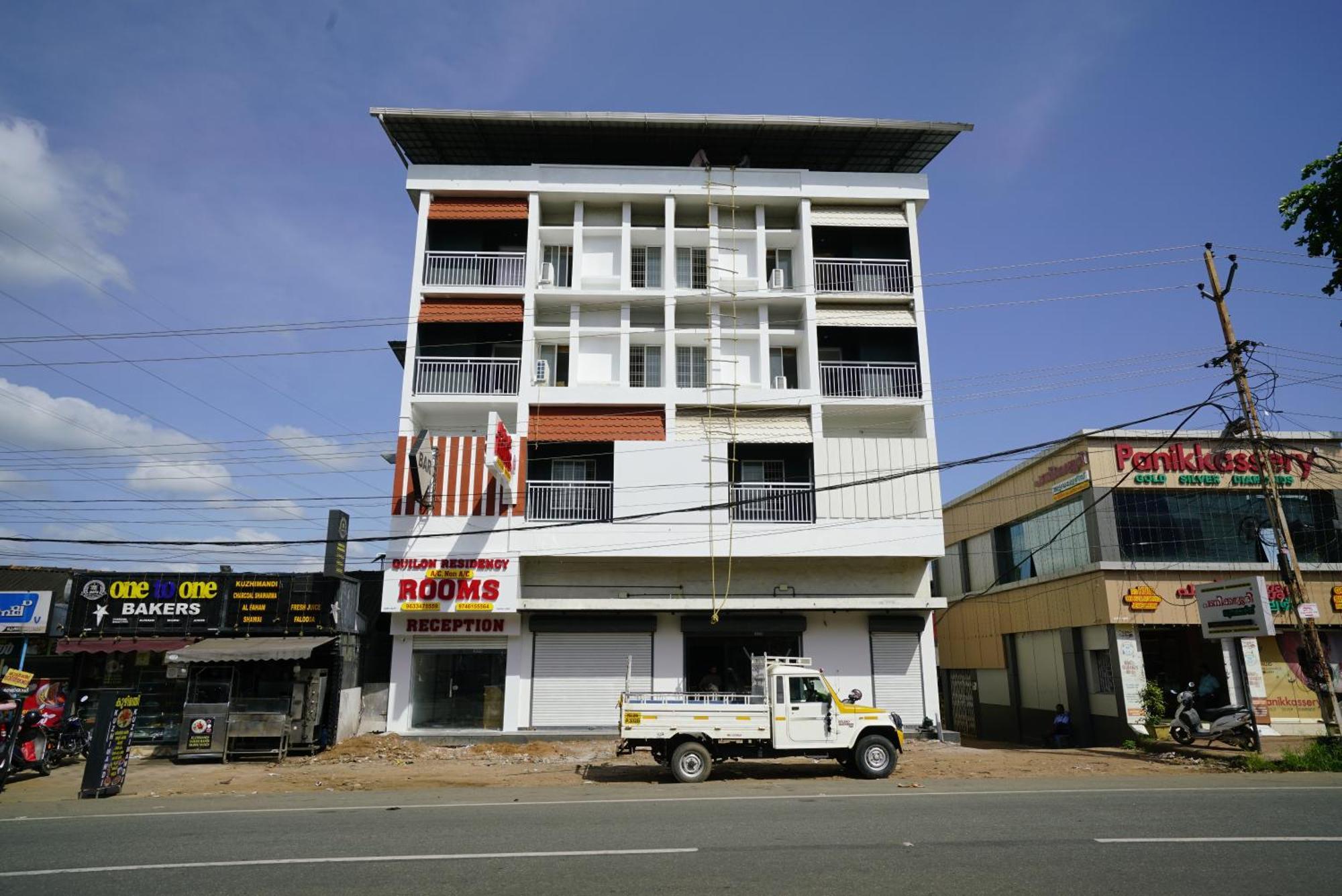 Отель Quilon Residency Kundara Perumanseri Экстерьер фото