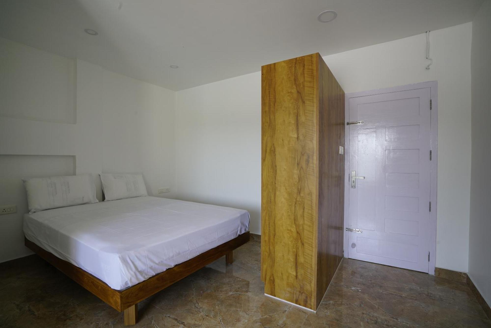 Отель Quilon Residency Kundara Perumanseri Экстерьер фото